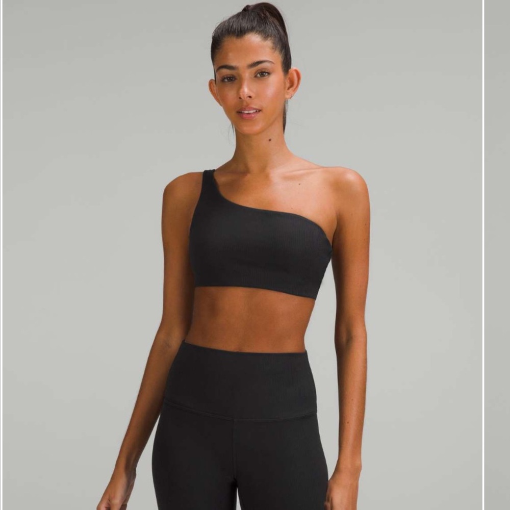 Lululemon Ribbed Nulu Asymmetrical Yoga Bra *Light Support, A/B Cup
Black